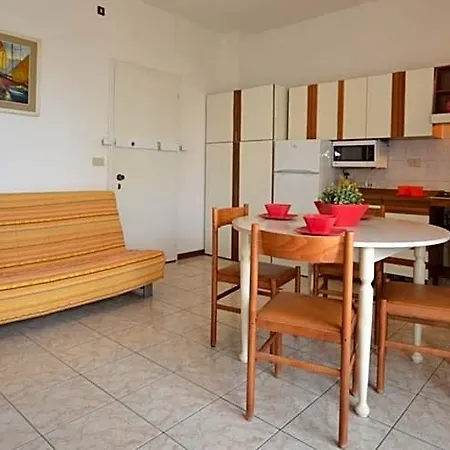 Spacious In The Heart Of The Center By Beahost 3*